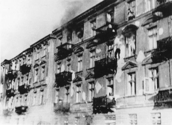 Jews jumping from burning buildings